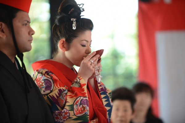 三三九度の新婦☆神聖で荘厳な雰囲気に満ちた挙式でした。