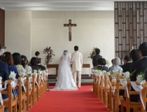 沖縄随一の由緒ある聖クララ教会にて